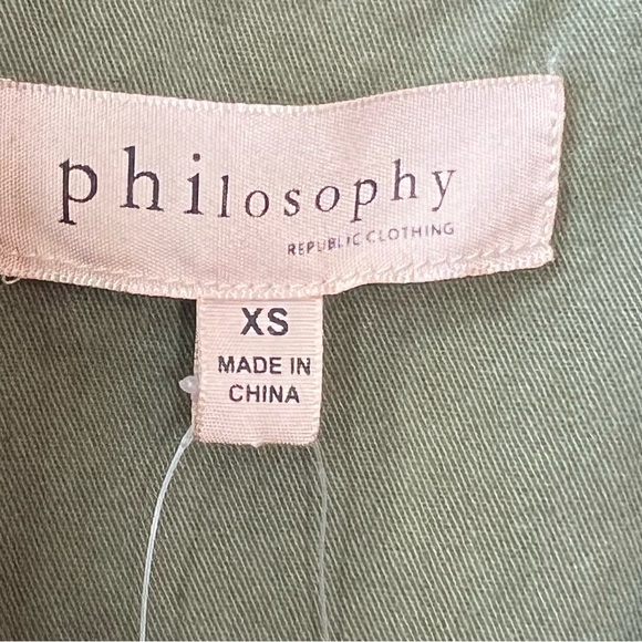⭐️ NWT Philosophy Olive Army Green Embroidered Butterfly Cropped Patch Jacket XS - Picture 7 of 15